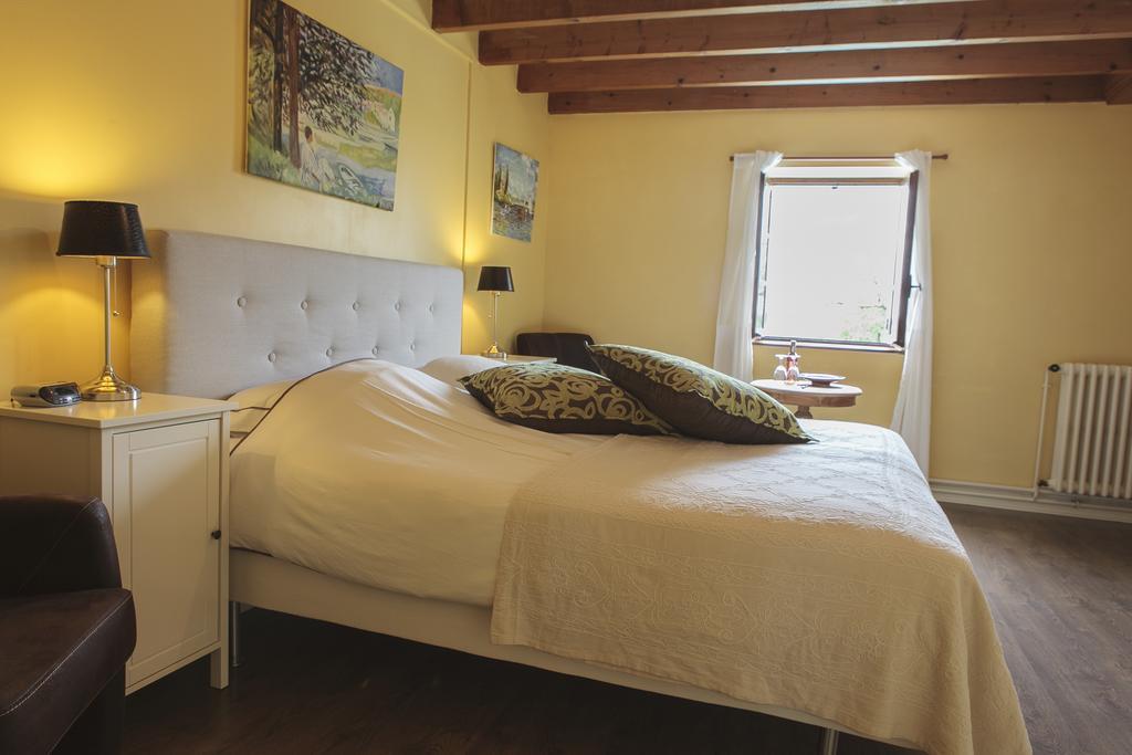 Savignac-de-Duras Luxury B&B Maison A Votre Sante, In Bordeaux Wine Region الغرفة الصورة